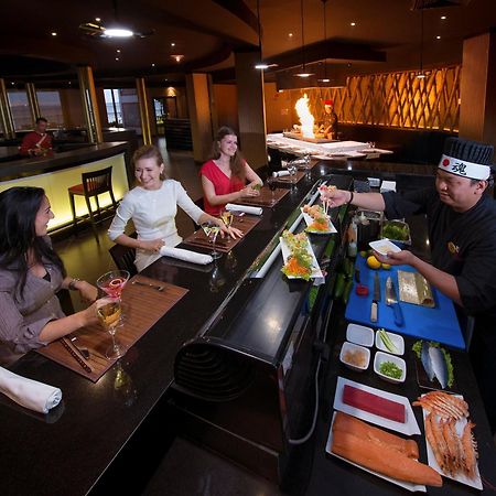 Sentido Reef Oasis Aqua Park Resort Sharm el Sheikh Esterno foto A sushi bar in a restaurant