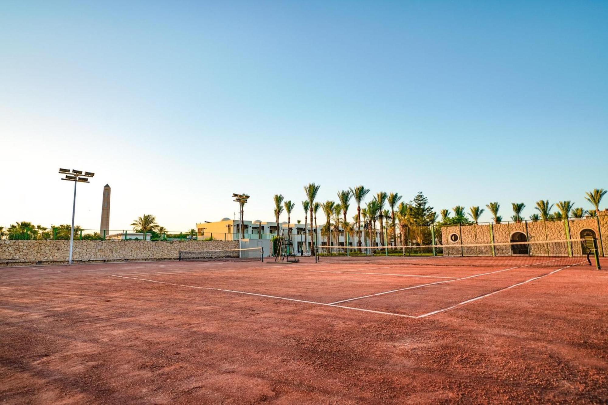 Sentido Reef Oasis Aqua Park Resort Sharm el Sheikh Esterno foto Tennis court at the resort