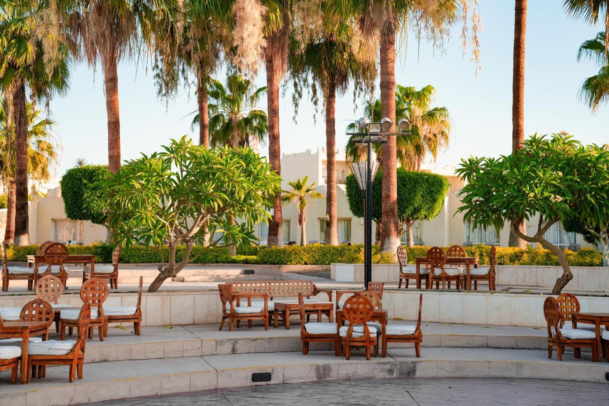 Sentido Reef Oasis Aqua Park Resort Sharm el Sheikh Esterno foto The hotel's courtyard