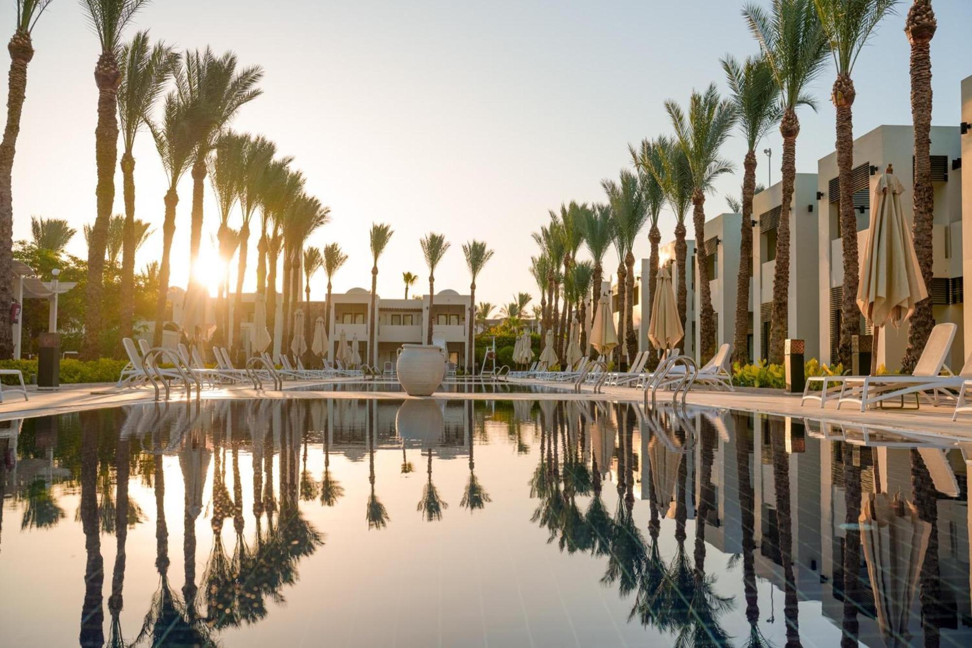 Sentido Reef Oasis Aqua Park Resort Sharm el Sheikh Esterno foto The pool at the Hilton Scottsdale Resort at the Preserve
