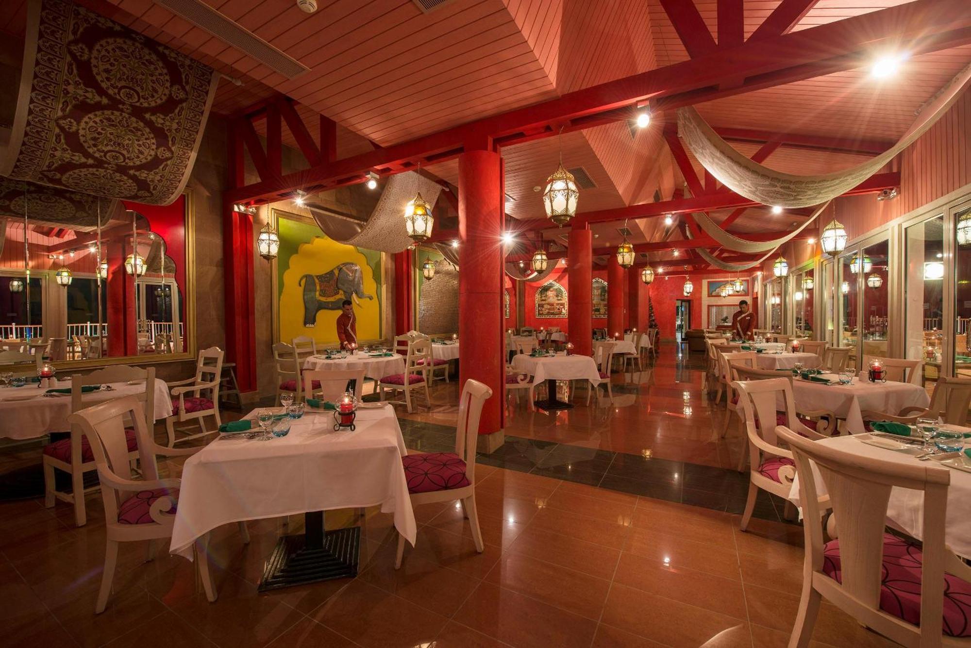 Sentido Reef Oasis Aqua Park Resort Sharm el Sheikh Esterno foto The interior of the restaurant