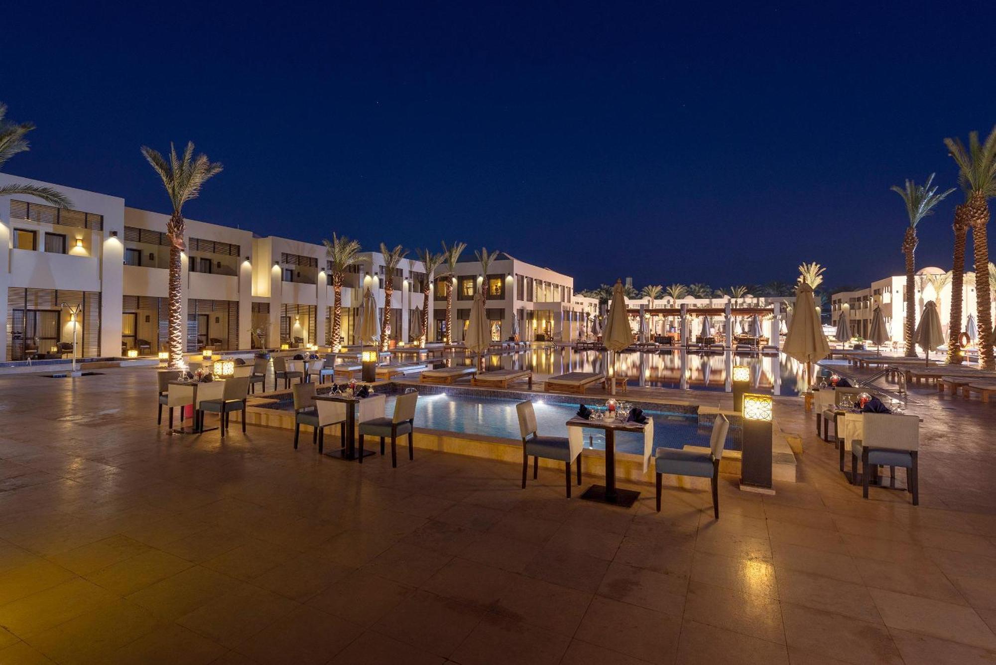 Sentido Reef Oasis Aqua Park Resort Sharm el Sheikh Esterno foto The resort at night